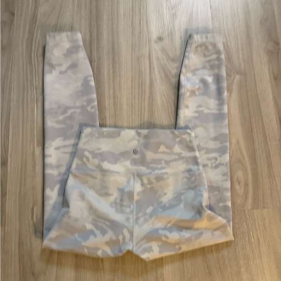 Lululemon Wunder Under Tight 25”Luxtreme Incognito Camo Alpine Starlight Sz 6 - Picture 6 of 7